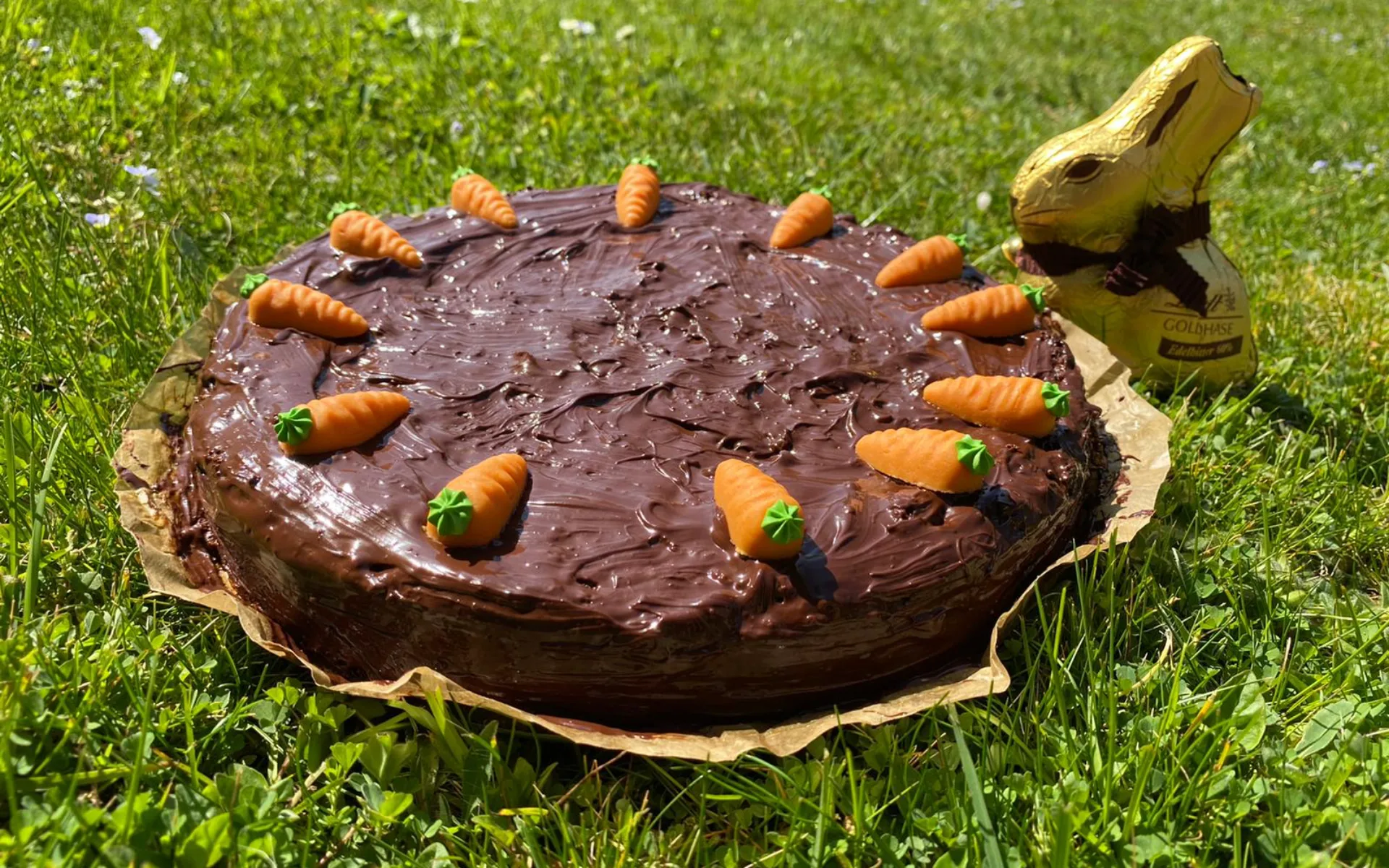 Classic Moist Carrot Cake